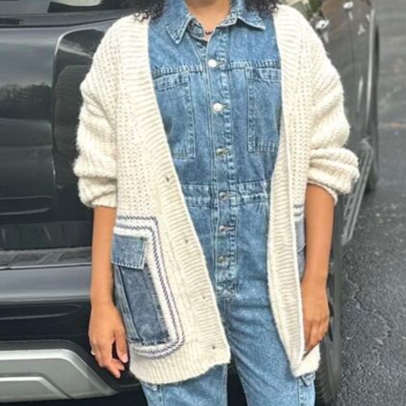 Cozy Beige Button Down Denim Pockets Oversized Cardigan - Picture 3 of 9